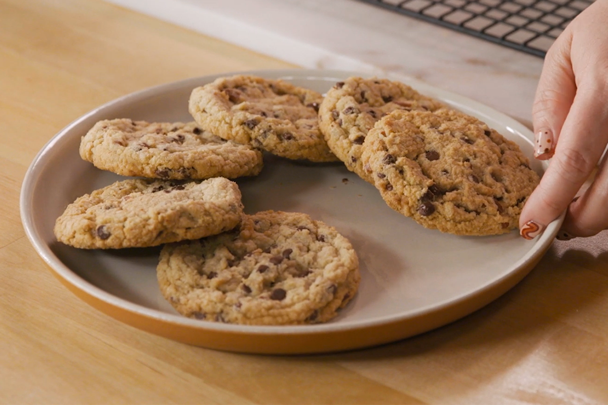 Bourbon Chocolate Chip Cookie Shooters - Wilton