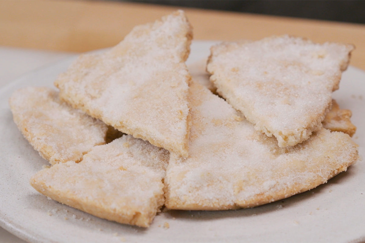 http://miyokos.com/cdn/shop/articles/scottish-sugar-cookie.jpg?v=1661537629